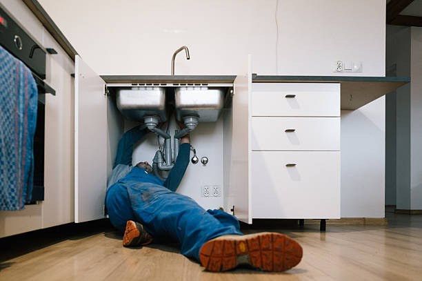 Professional Leak Detection technician working in Stinnett, TX